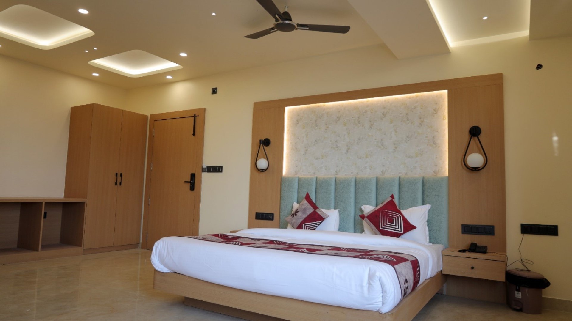 Kreston Heights Hotel